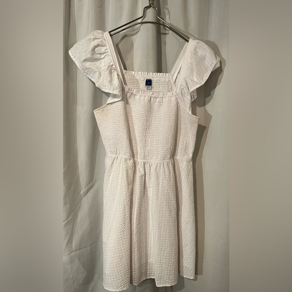 Old Navy Fit & Flare Flutter-Sleeve Smocked Seersucker Mini Dress (Discont.) 🤍